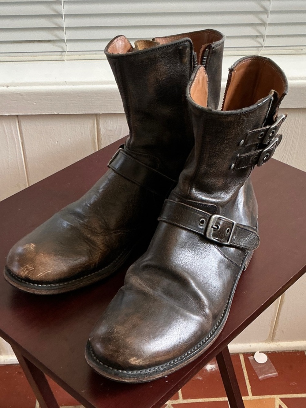 John varvatos Men's Black Leather Engineer Boots - Classic Buckle Design